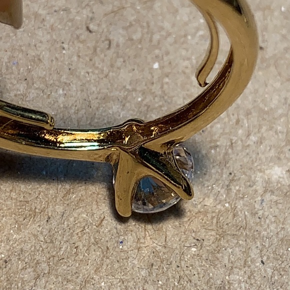 Stunning cubic zirconia engagement style ring. Adjustable! - Picture 12 of 16